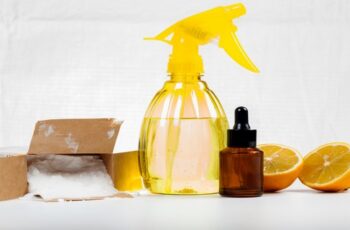 9 Surprising Practical Uses For Vinegar in The Household